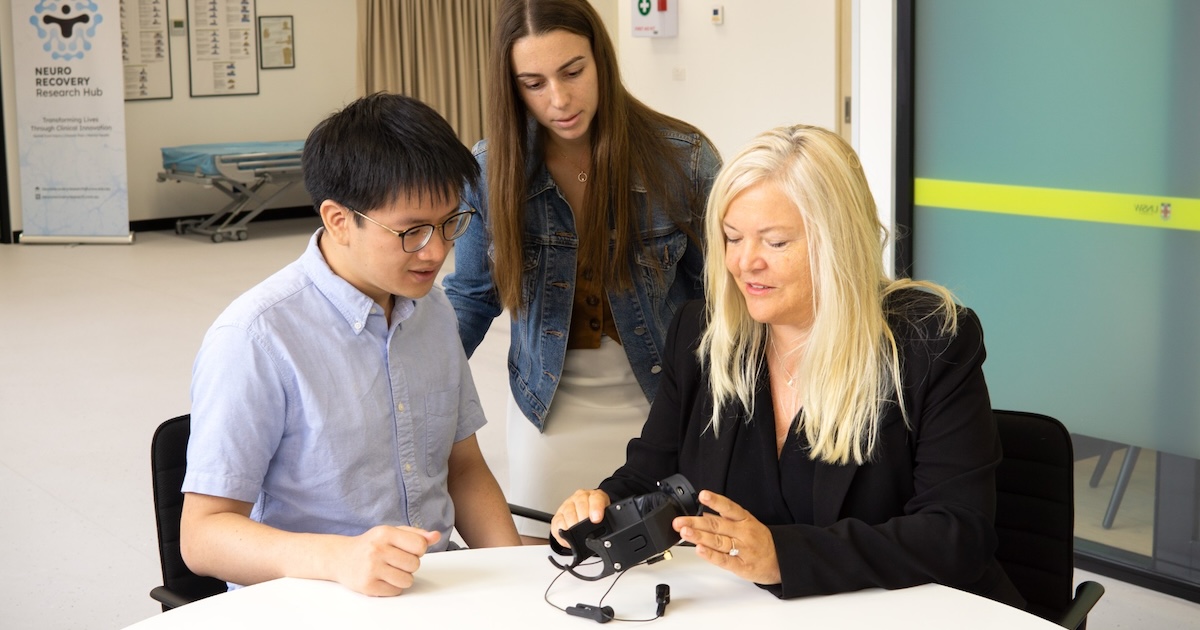
  A brain game utilising an EEG headset retrains the brain to treat chronic pain
