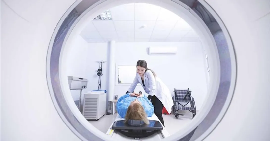 Cancer patient receiving modern treatment