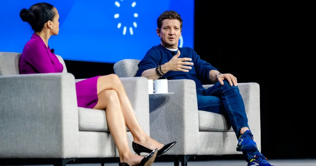 ABC News Live anchor Lindsay Davis and Oscar-nominated actor Jeremy Renner 