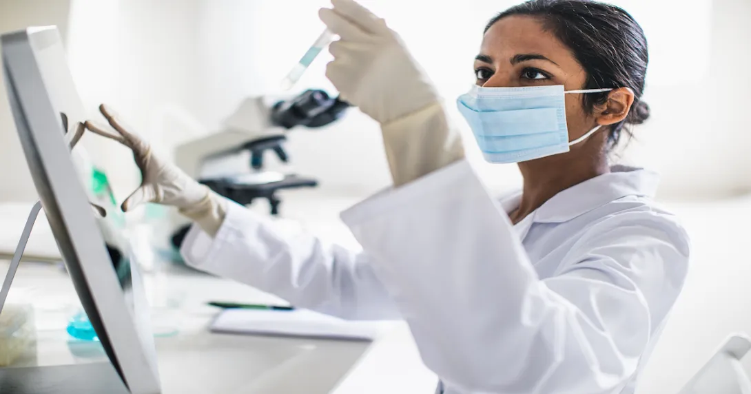 Scientist working in the laboratory